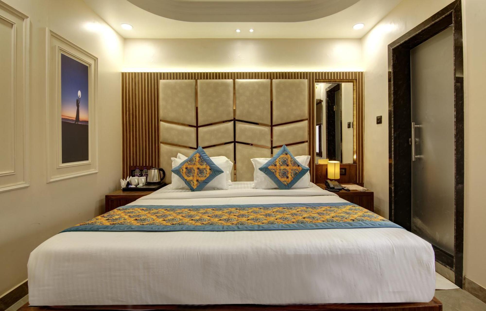 Bless Inn - Near Connaught Place Yeni Delhi Dış mekan fotoğraf