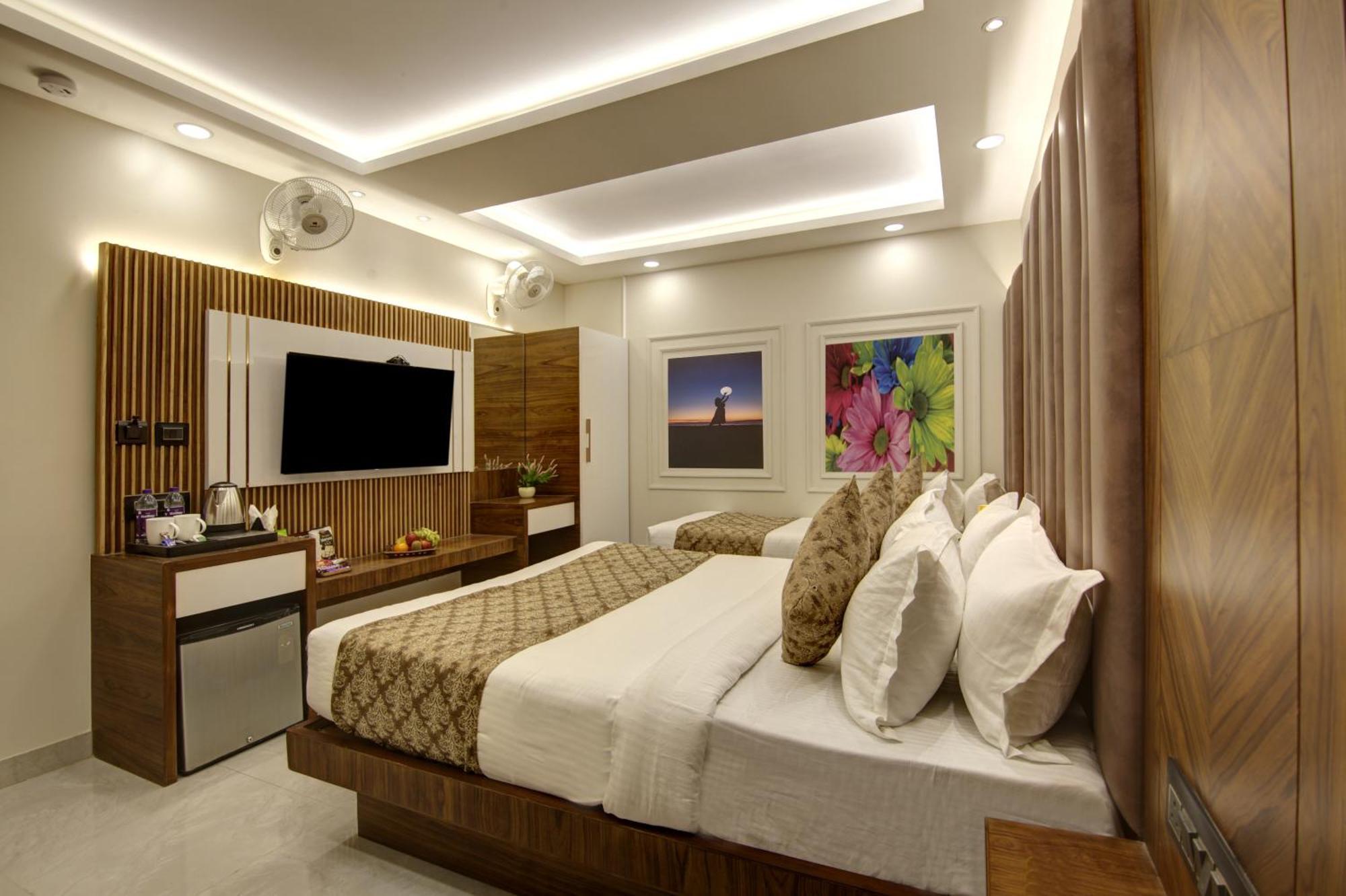 Bless Inn - Near Connaught Place Yeni Delhi Dış mekan fotoğraf